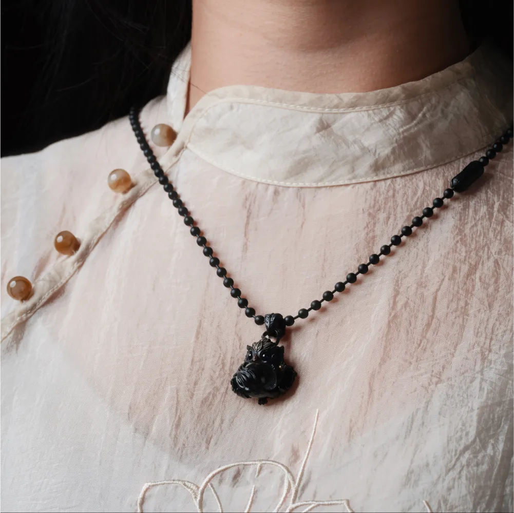 Blackened Griffin Pendant Details 06