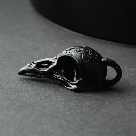 Blackened Raven Skull Pendant Details 03