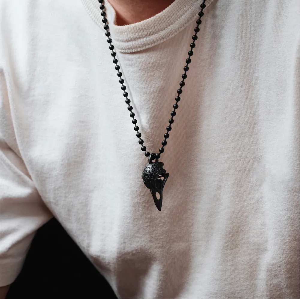 Blackened Raven Skull Pendant Details 07