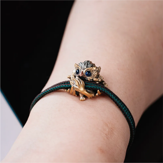 Brass Griffin Rope Bracelet Details 02