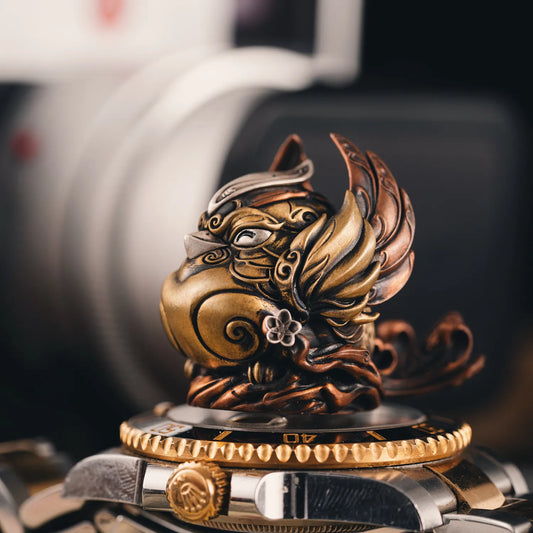 Brass Miniature Lucky Magpie Figurine Details 05