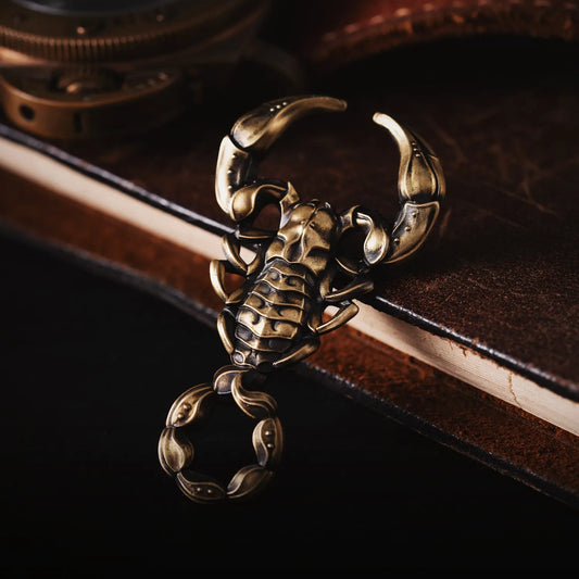 Brass Scorpion Brooch Details 01