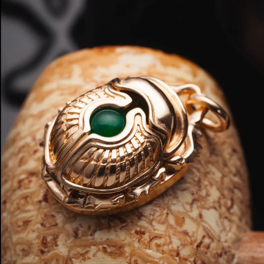 Customized 14K Gold Sdarab Pendant Details 02