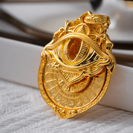 Customized 18K Gold Tarot Vision Pendant Details 02