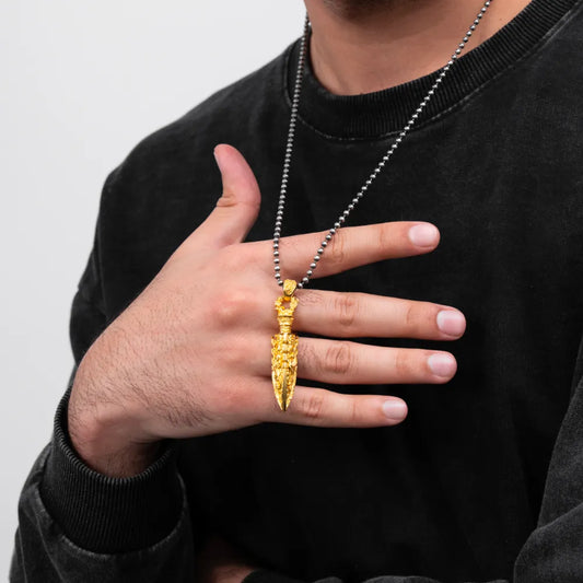 Customized 18K Gold Arrowhead Capsule Pendant 2.0 Details 05