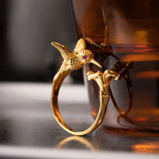 Cusomized Gold Hummingbird Ring Details 01