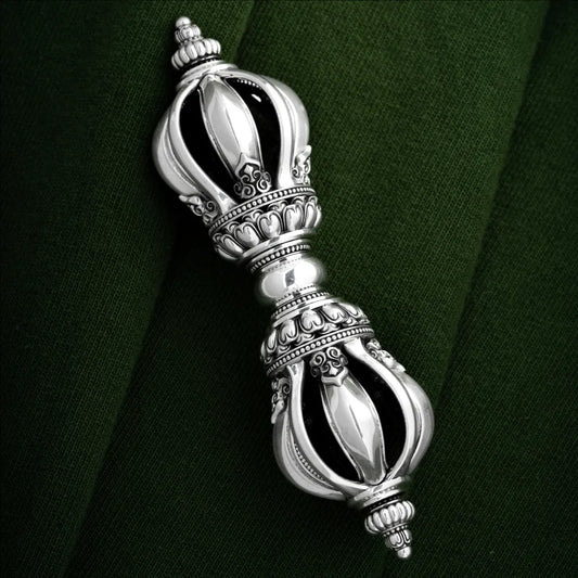 Customized Ox.Silver Palm Vajra Relic Details 01