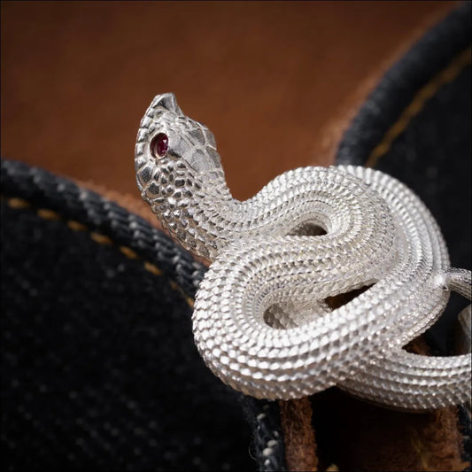 Customized Platium Hognose Snake Pendant Details 02