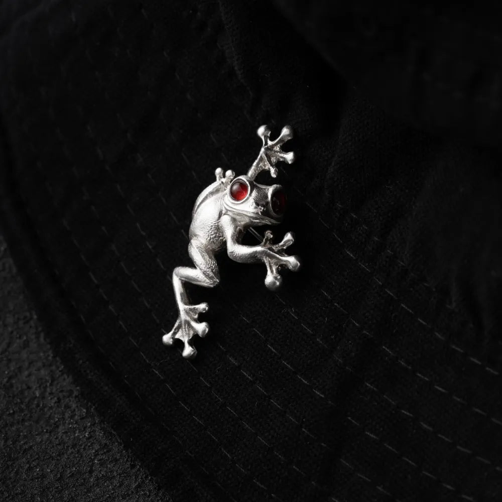 Customized Silver Tree Frog Brooch Details 04