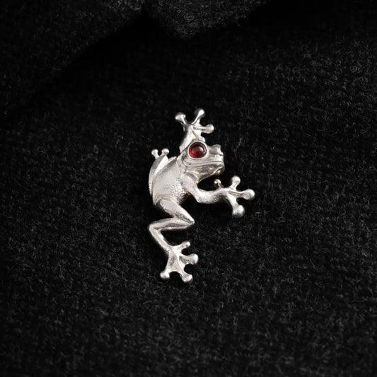 Customized Silver Tree Frog Brooch Details 05