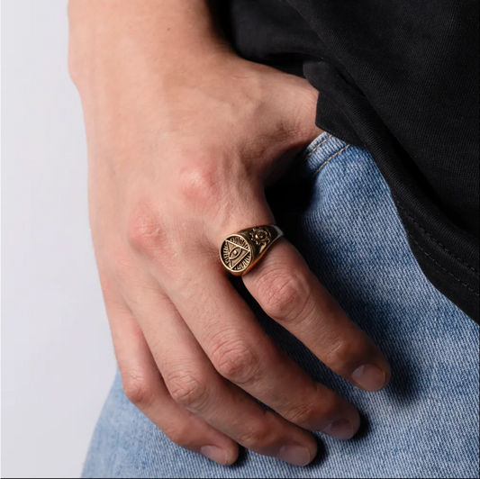 Gold Tone Horus Signet Ring Details 03
