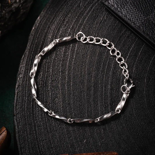 Mobius Bracelet Details 02