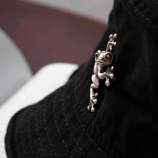 Tree Frog Brooch