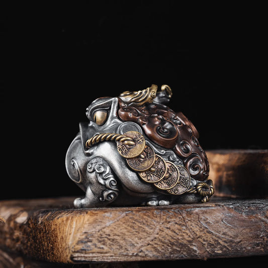 Mini Oxidized Silver Toad Statue Ornament Details 02