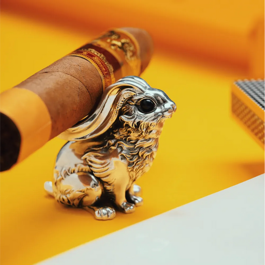 White Bronze Bunny Pen Holder Dtails 03