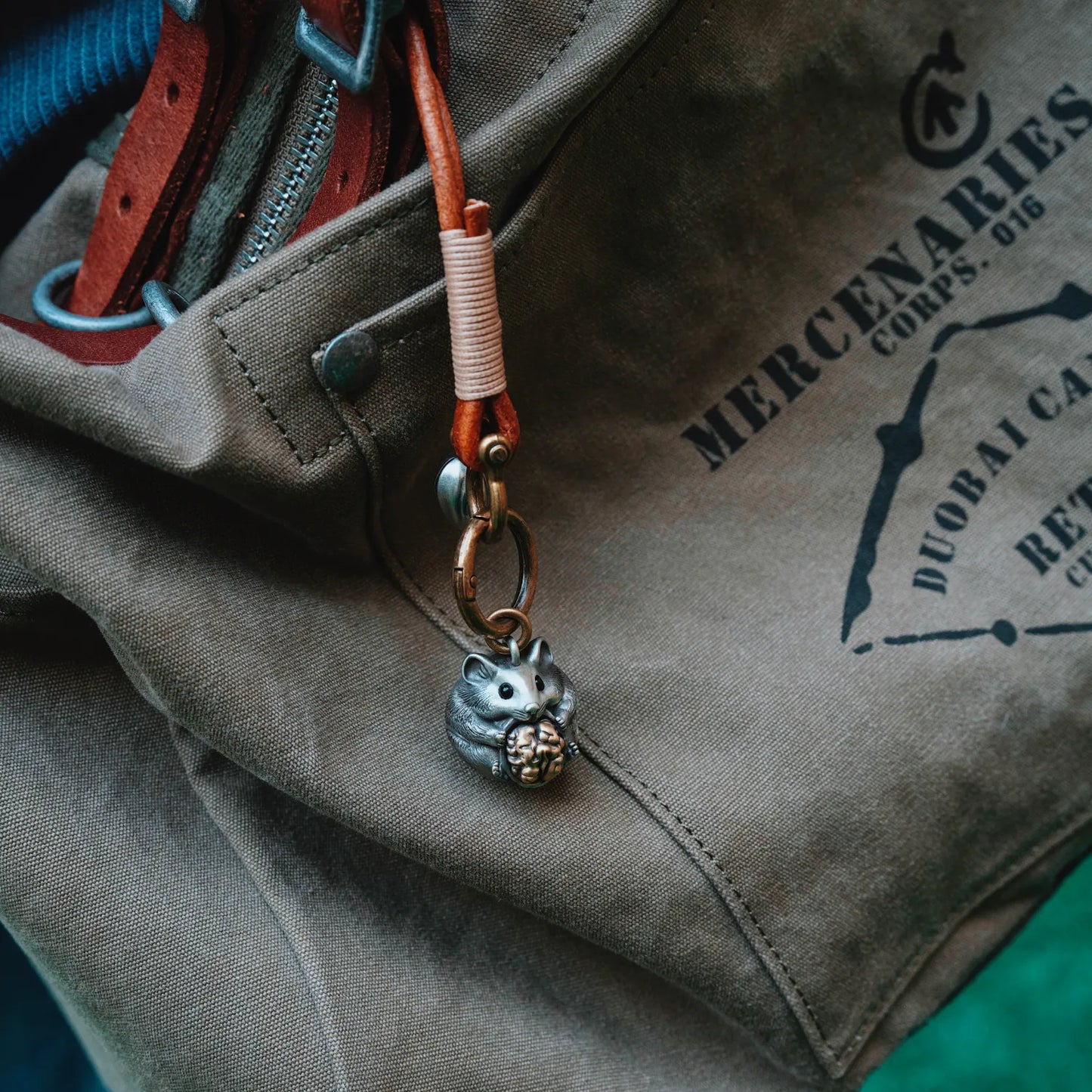 White Bronze Hamster Bell Details 07