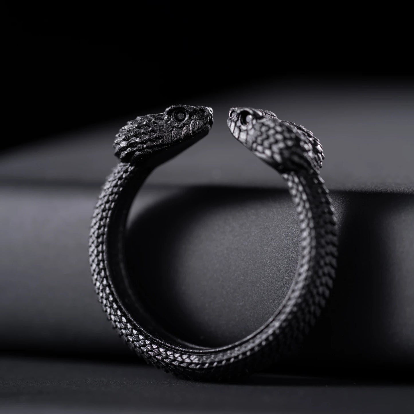Black Amphisbaena Ring Details 07