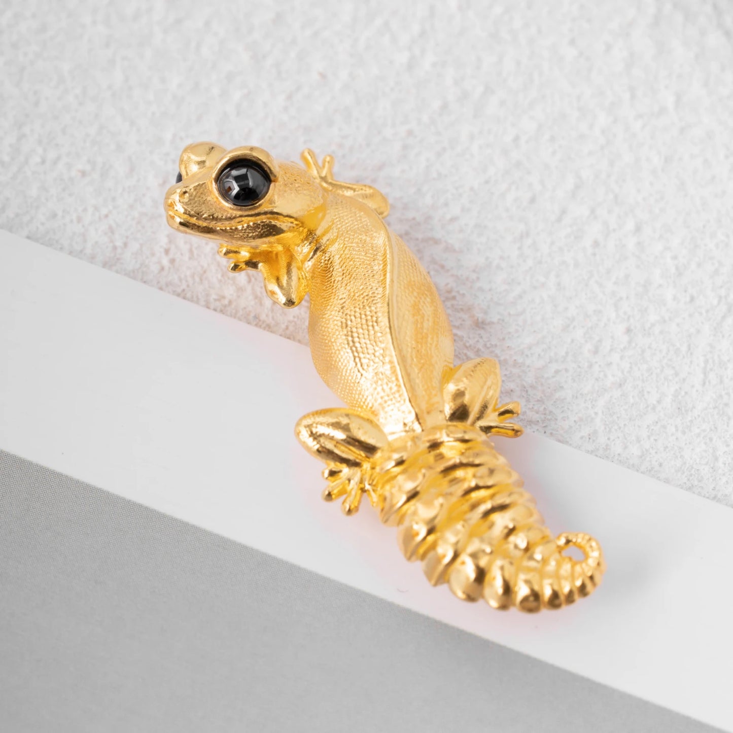 Knob Tail Gecko Brooch