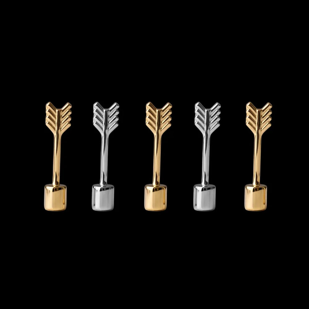 Set of five removable arrows in alternating silver and yellow gold finishes for Scarecrow Training Dummy