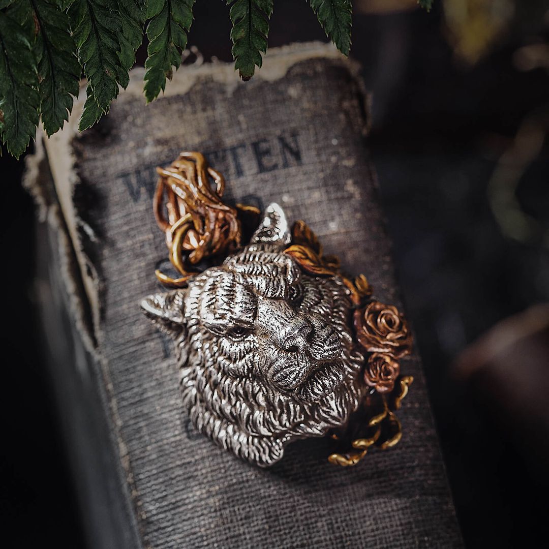 Silver Tiger Pendant Details 12