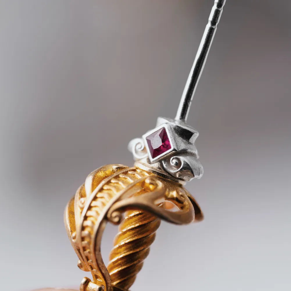 Basket-hilt sword Stud