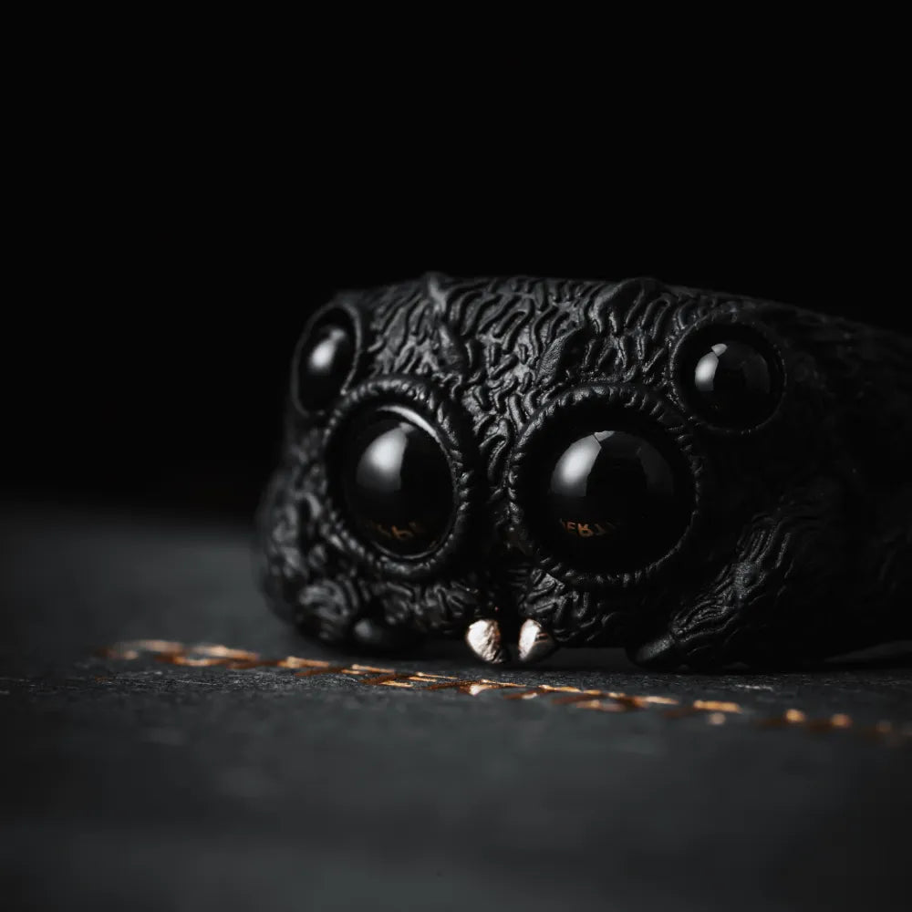 Blackened Jumping spider Ring Details 05