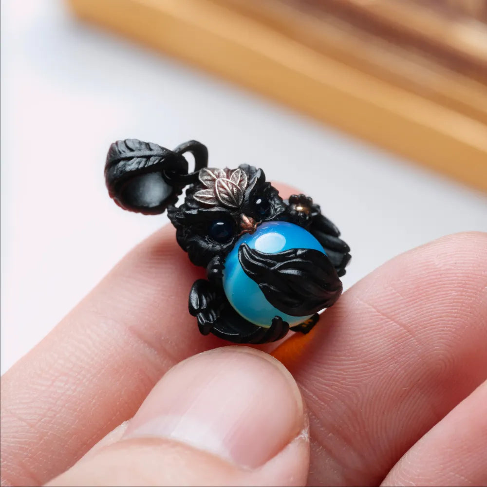 Blackened Mini Griffin Pendant Details 08