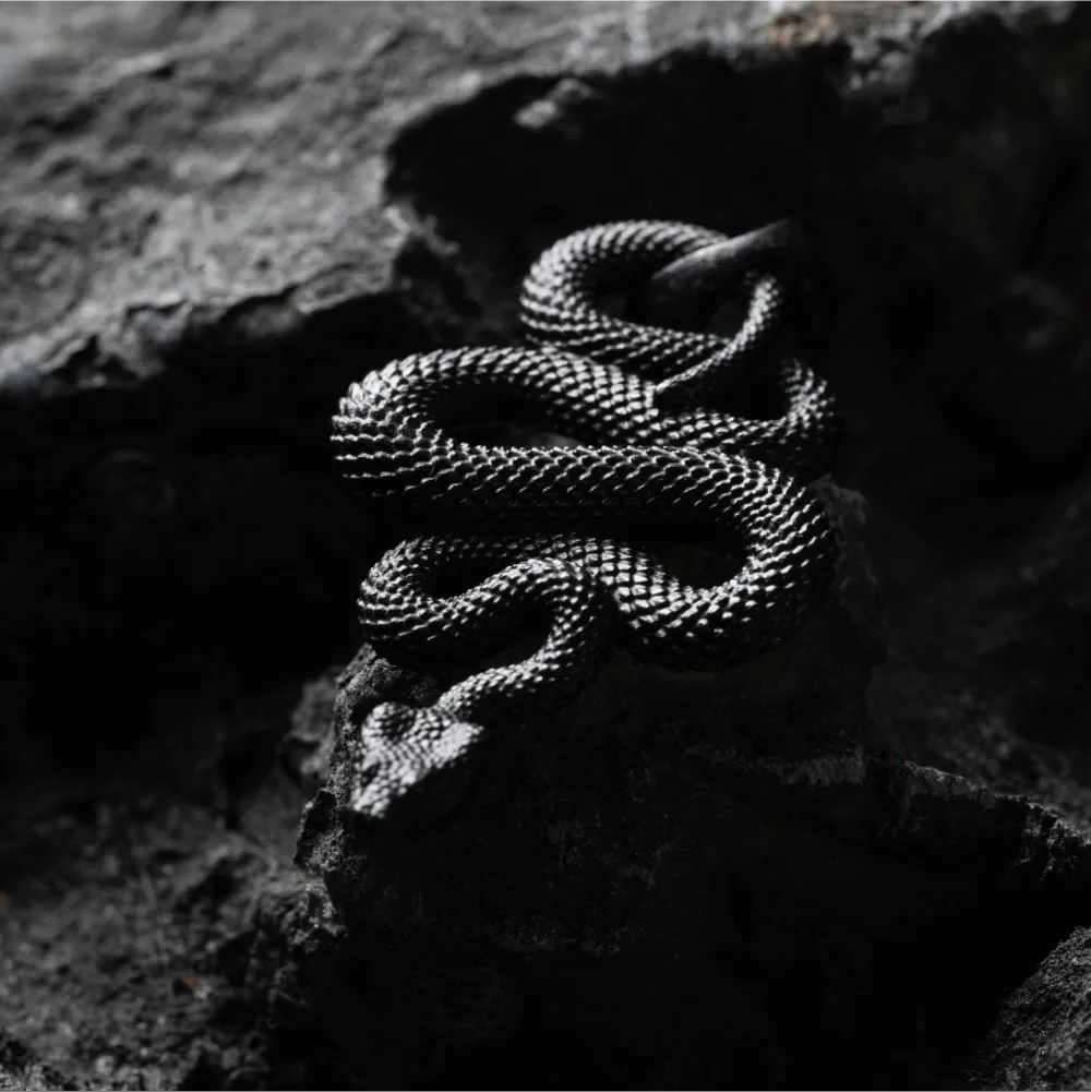 Blackened Snake Pendant Details 01