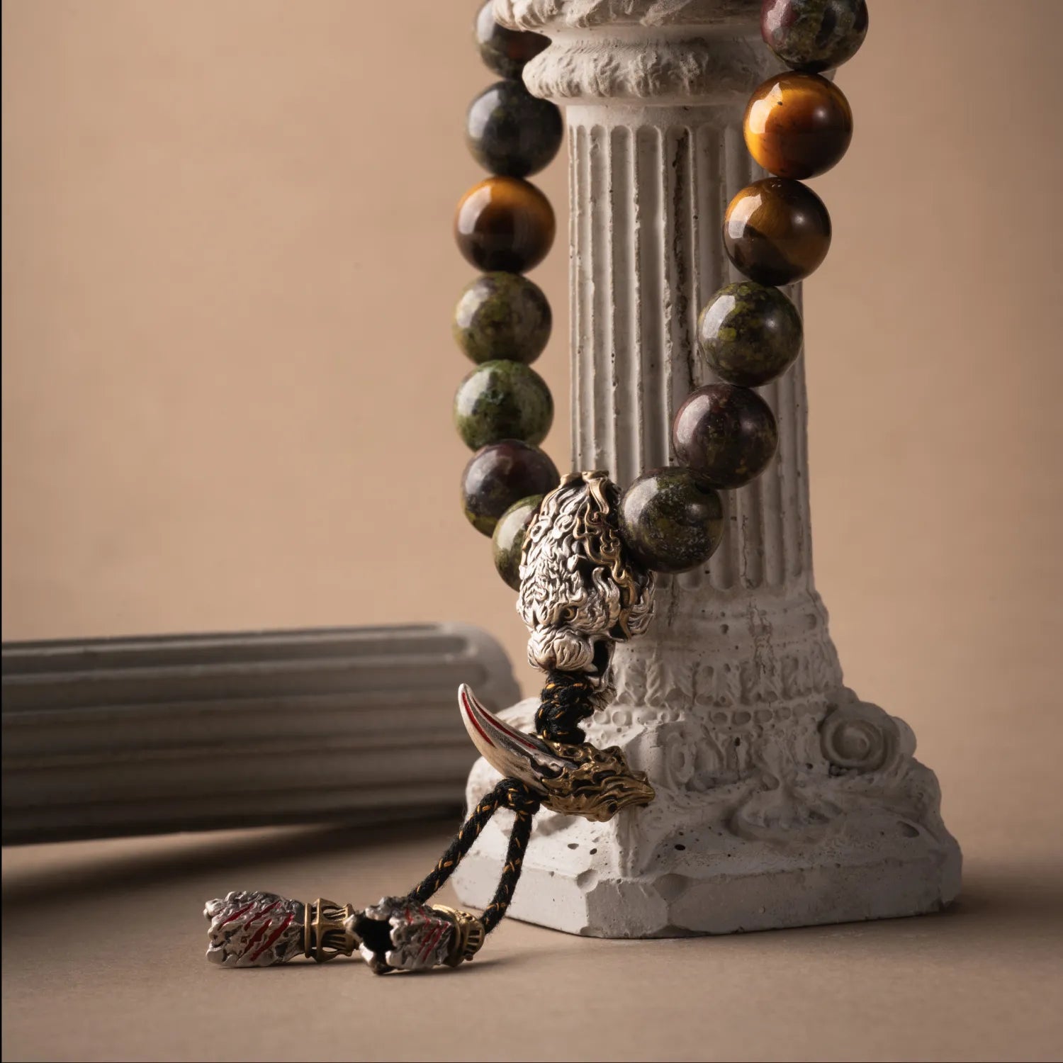 Bloodfang_Tiger_Bracelet Details 06