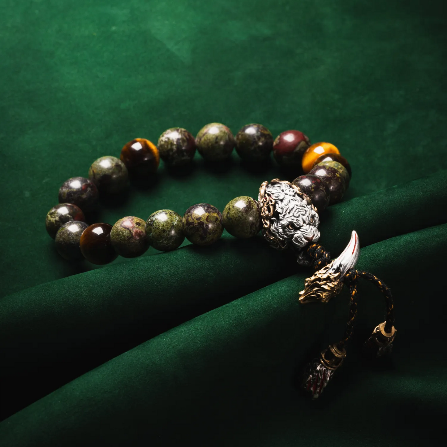 Bloodfang_Tiger_Bracelet Details 07