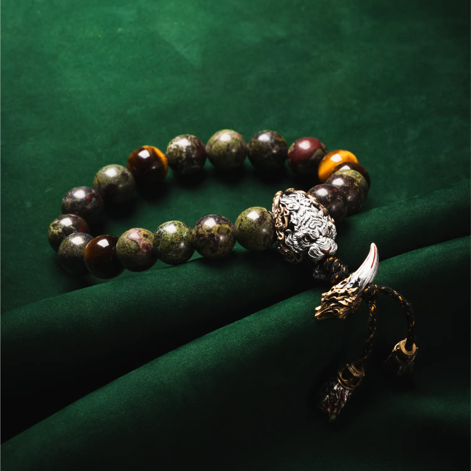 Bloodfang_Tiger_Bracelet Details 07