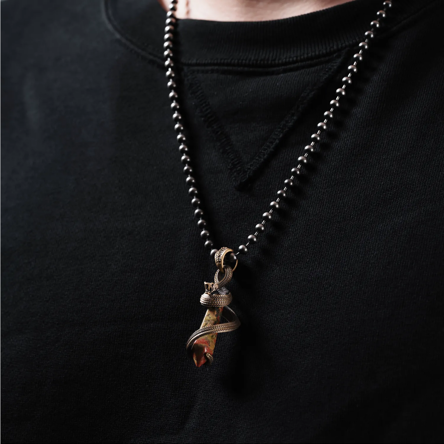 Brass Venoms Heart Pendant Details 02