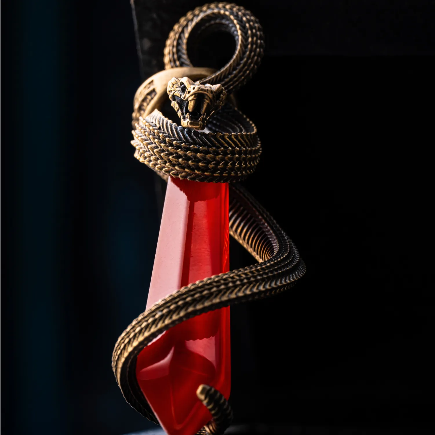 Brass Venoms Heart Pendant Details 03