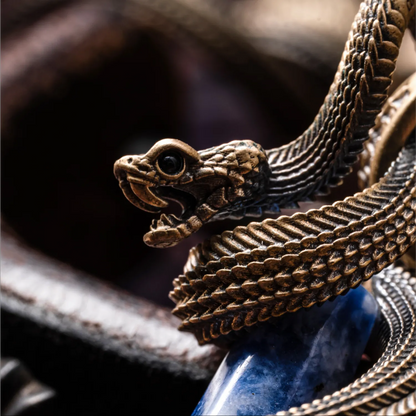 Brass Venoms Heart Pendant Details 04