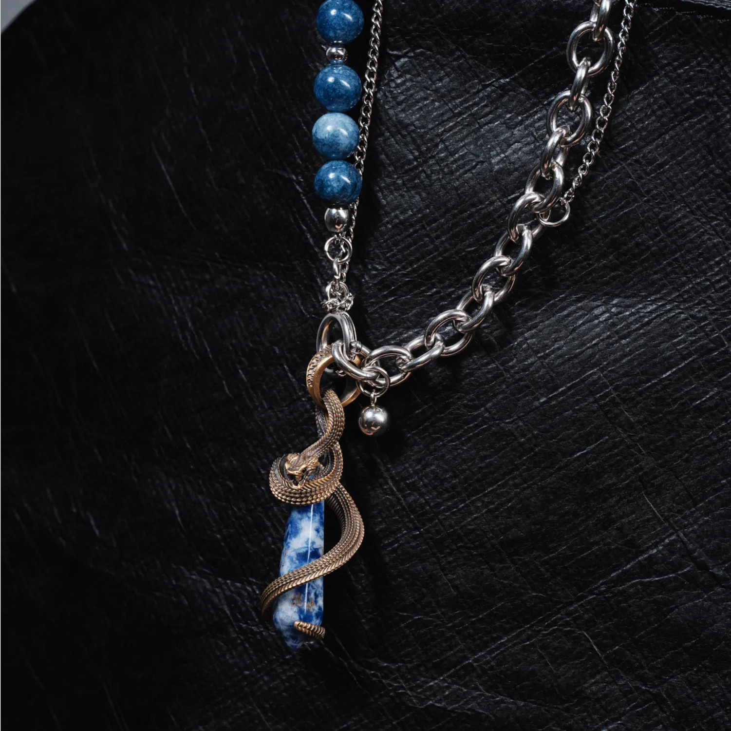 Brass Venoms Heart Pendant Details 08