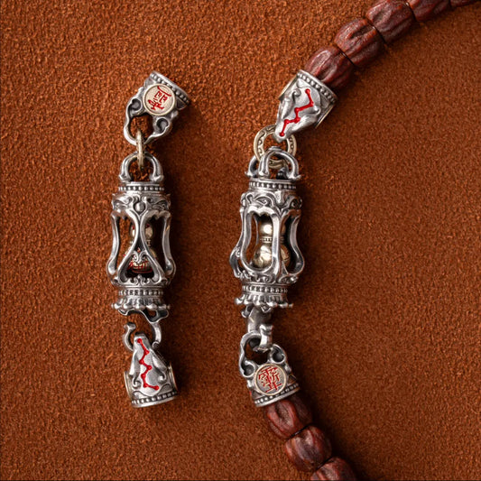 Celestial Treasure Clasp Details 01
