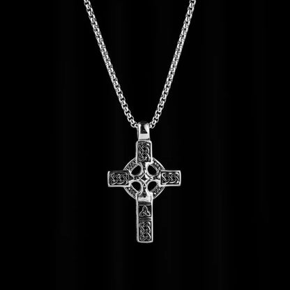 Celtic Knot Cross Pendant Details 01
