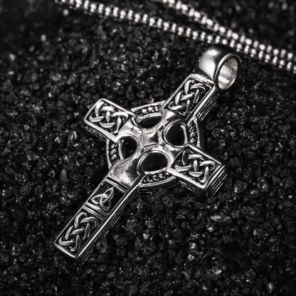 Celtic Knot Cross Pendant Details 06