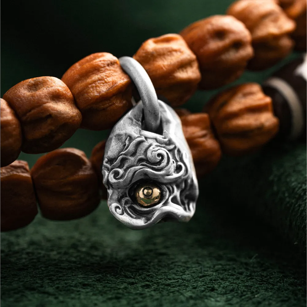 Citipati Charm Details 05