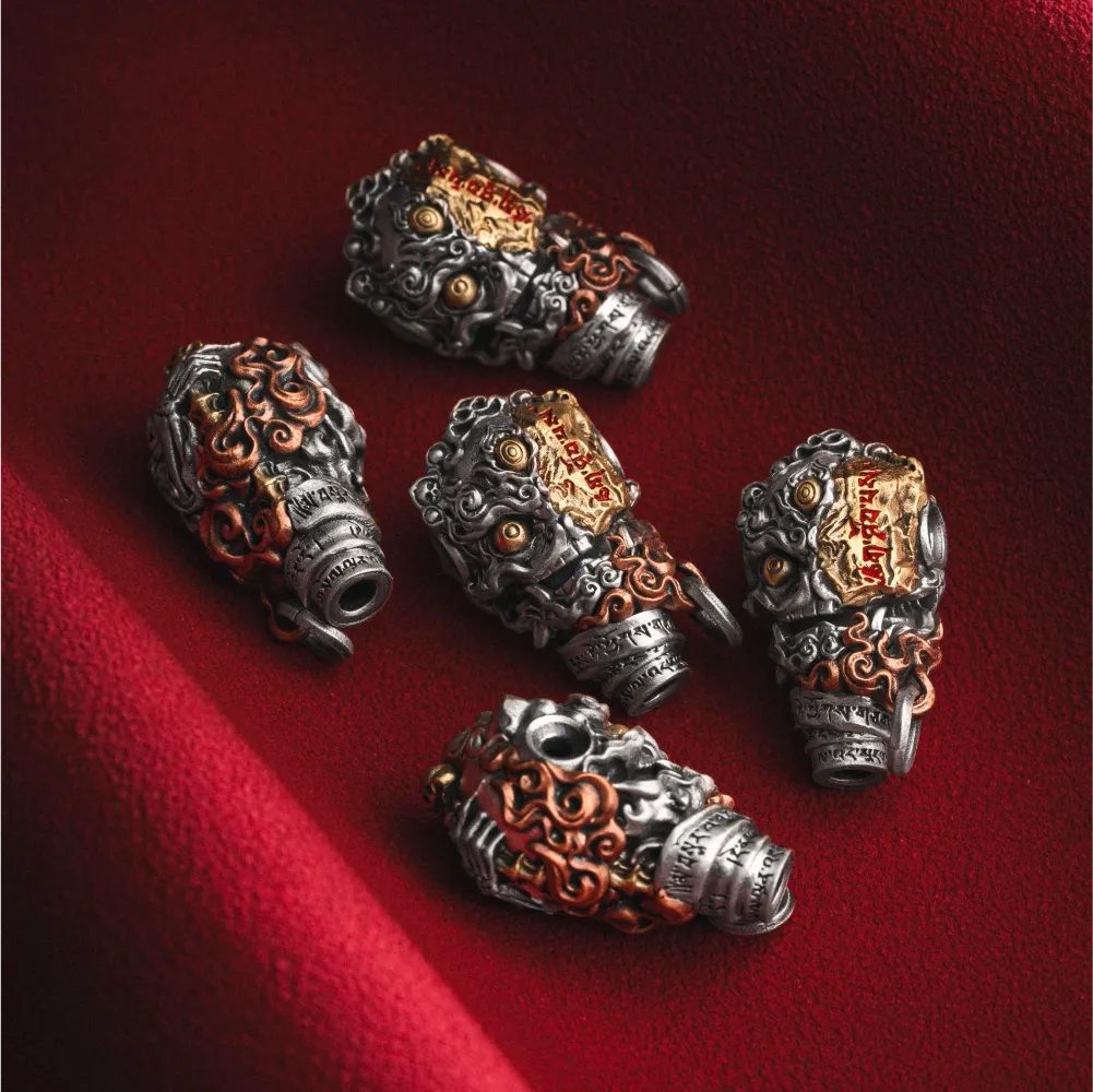 Citipati Three Way Bead Details 07