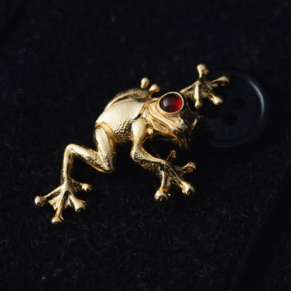 Tree Frog Brooch
