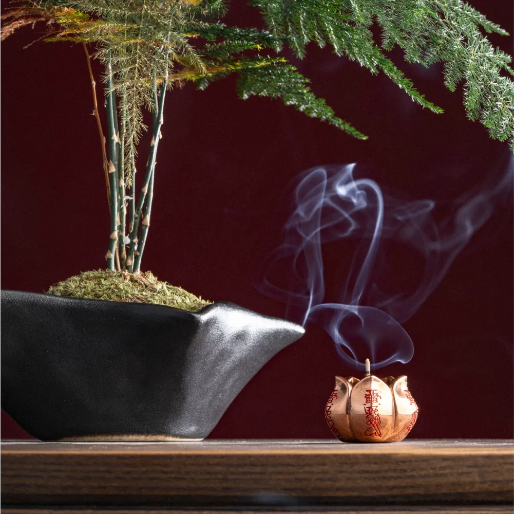 Customized Black Copper Wealth Lotus Incense Holder Details08