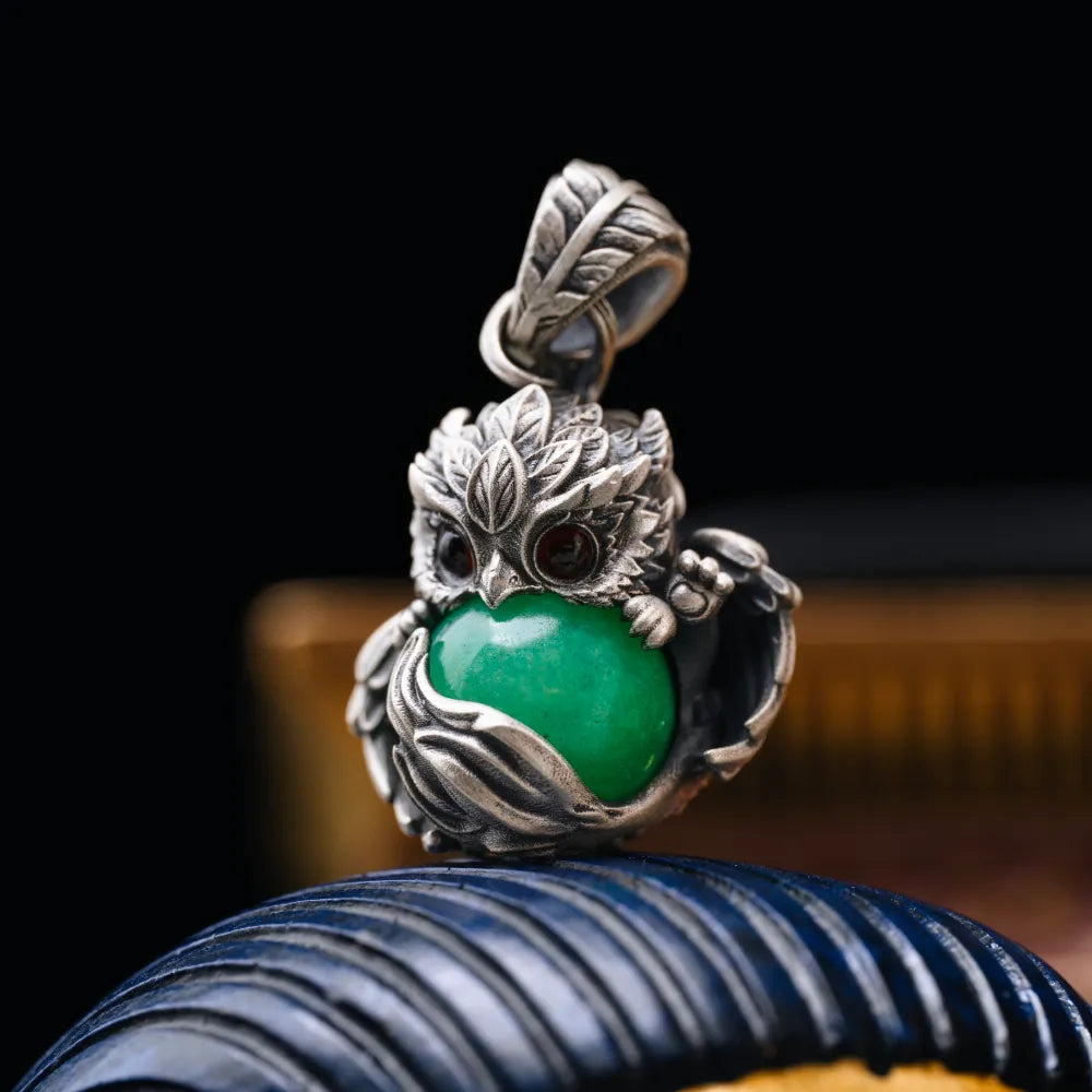 Customized OX.Silver Mini Griffin Pendant Details 02