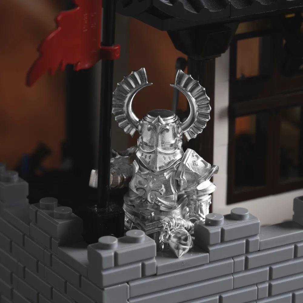 Customized Silver Crusader Figurine Details03