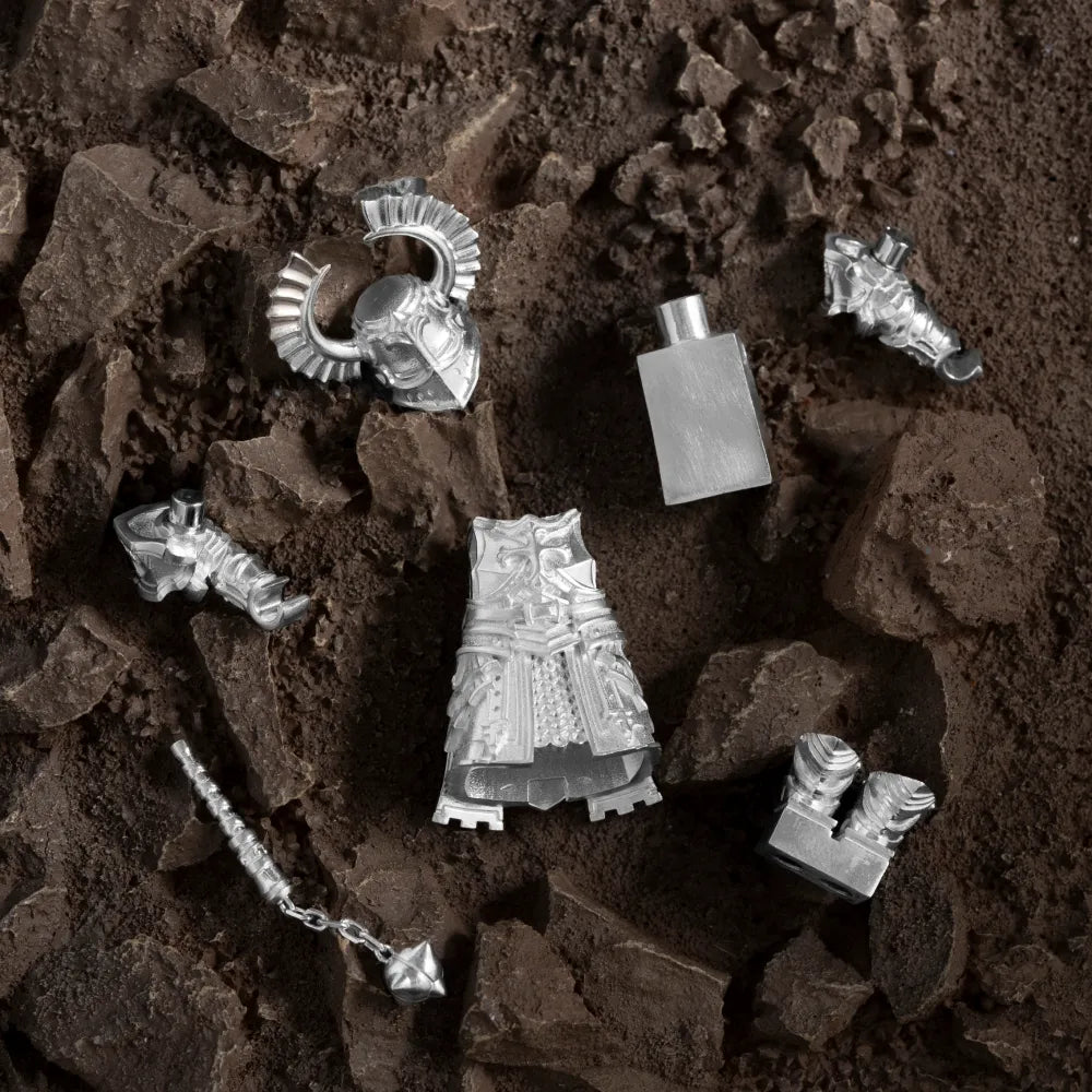 Customized Silver Crusader Figurine Details04