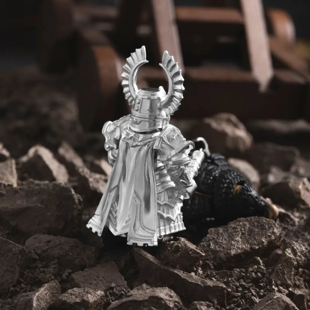 Customized Silver Crusader Figurine Details05