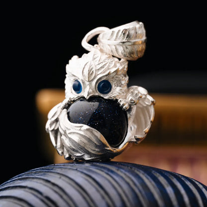 Customized Silver Mini Griffin Pendant Details 02