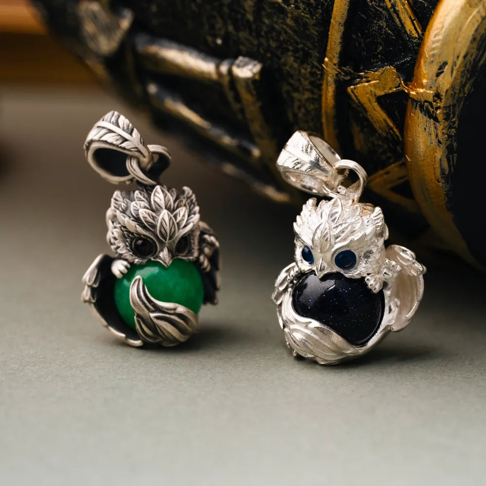 Customized Silver Mini Griffin Pendant Details 06