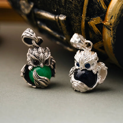 Customized Silver Mini Griffin Pendant Details 06