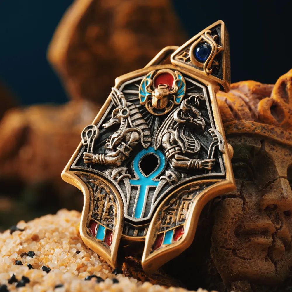 Eye of Horus Spinner Pendant V27 Details 05